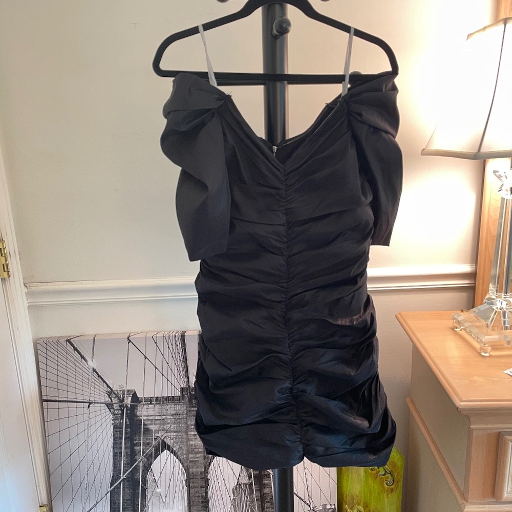 NWT! Beautiful Large Lulus Black Ruched Mini Dress